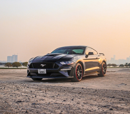 Ford Mustang EcoBoost Coupe V4 2018 for rent in دبي